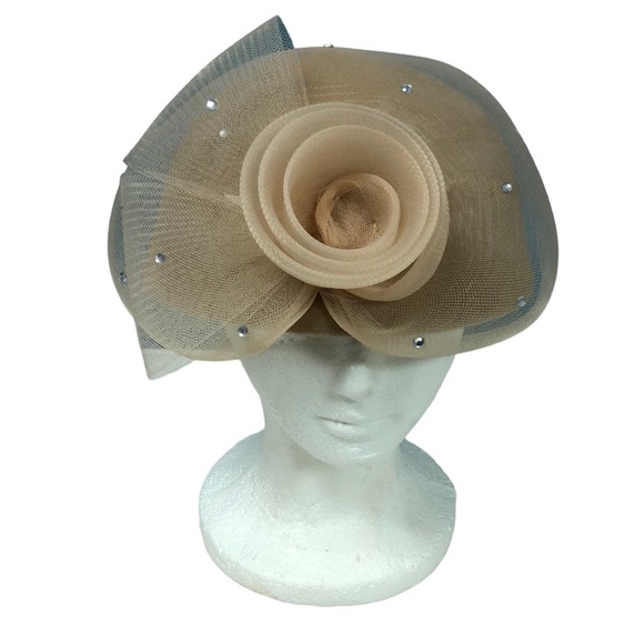 100%‎ wool with mesh flower tan taupe women’s hat - Picture 1 of 7